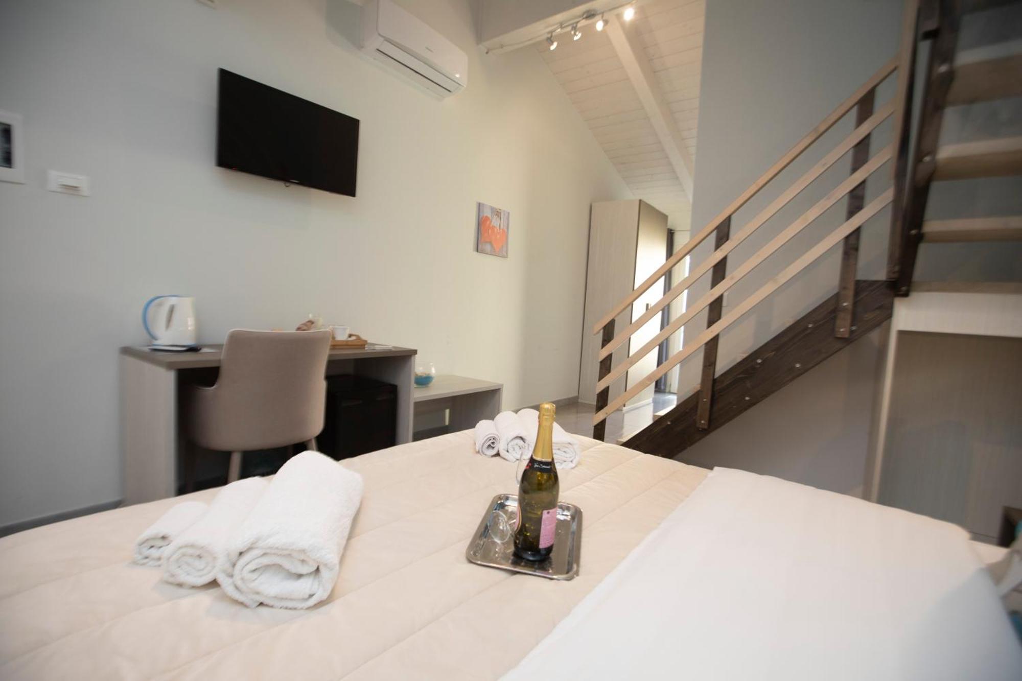 La Perla Amantea - Rooms & Apartaments Eksteriør bilde